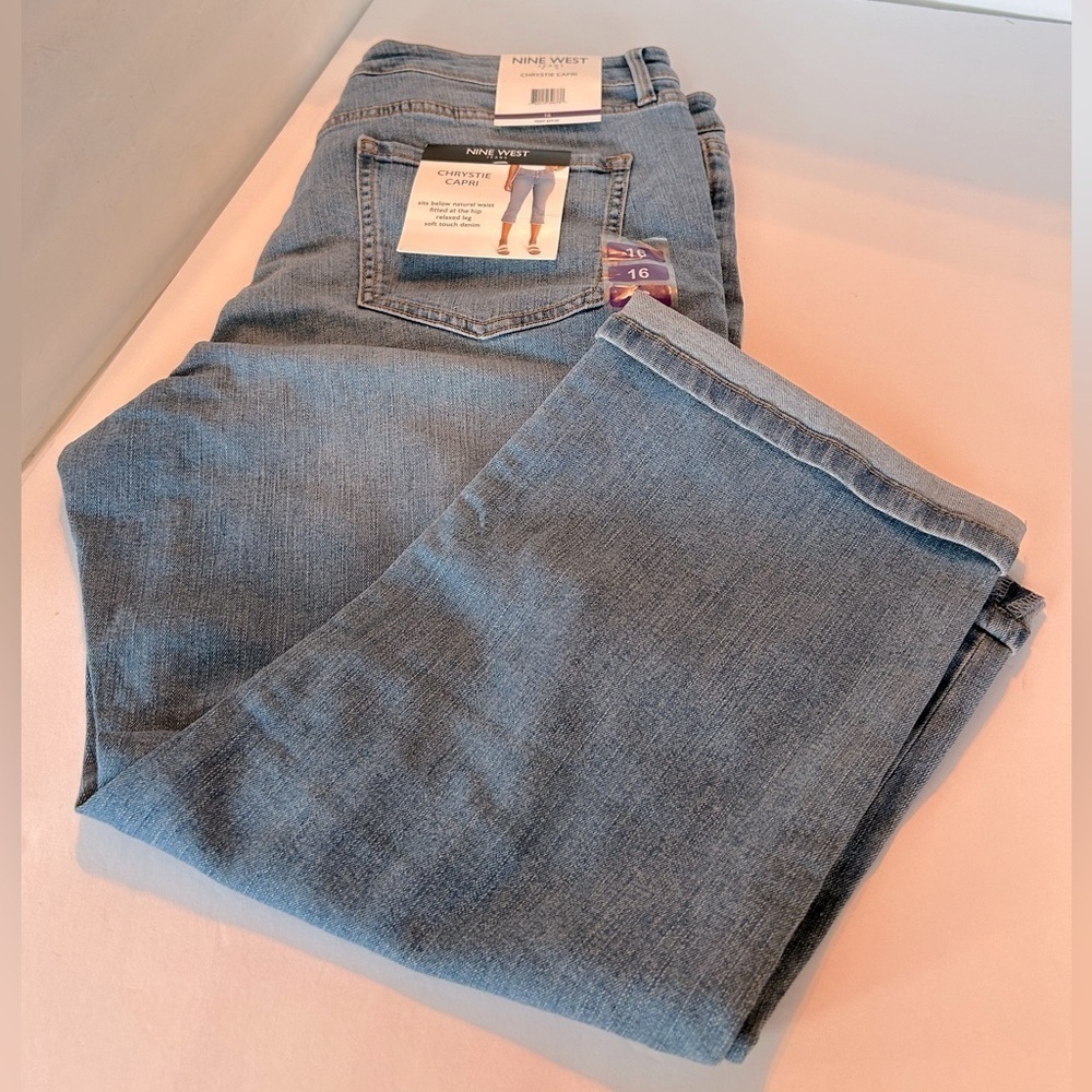 NWT Nine West Chrystie Capri Jeans